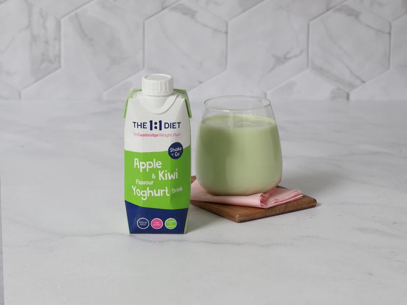 Shake 'N' Go Yoghurtdrink met appel en kiwismaak 330 ml 12st.