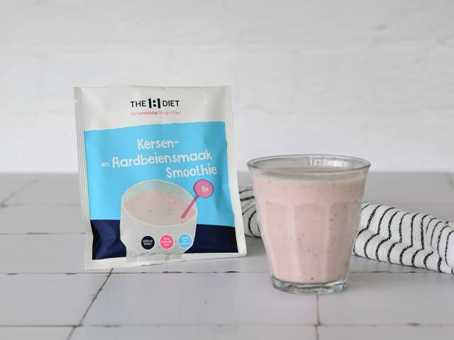 Kersen- en aardbeiensmaak smoothie