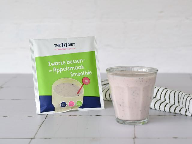 Zwarte bessen en appelsmaak smoothie