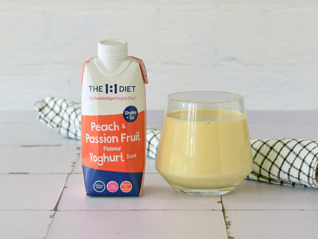 Shake ‘N’ Go yoghurtdrink met perzik en passievruchtsmaak Limited edition 330 ml 12st.